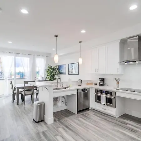 Park Blvd Paradise 301 Ada Compliant With A Spa